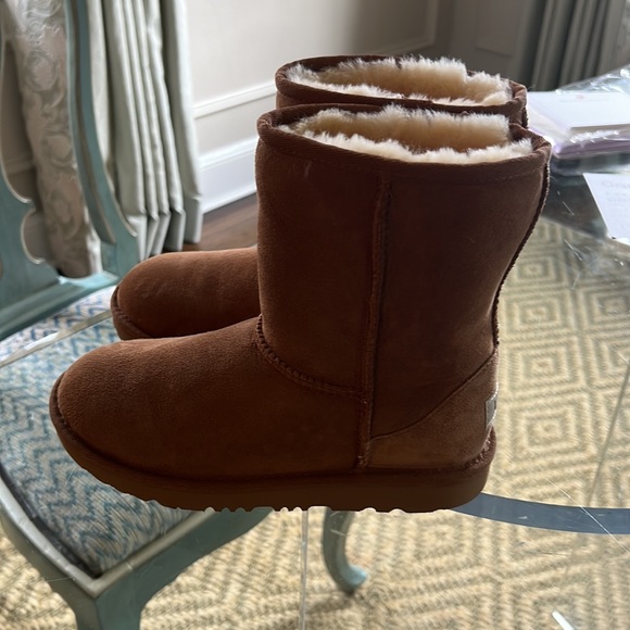 Girls' UGG Boots - Never been worn! They were too small. - Picture 2 of 3